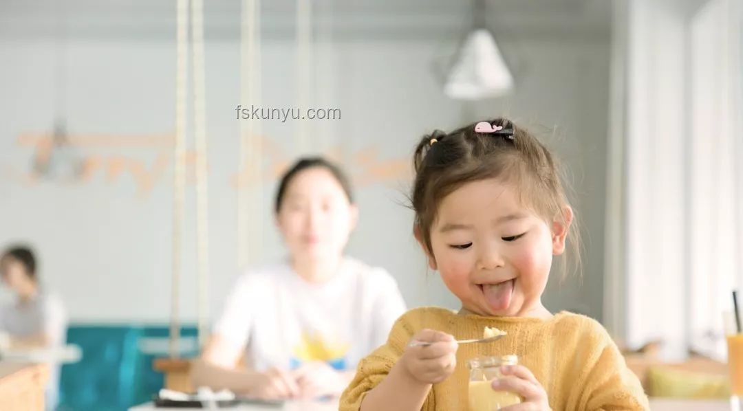 过度尊重孩子趋势逆转：未来家长或面临教育后悔